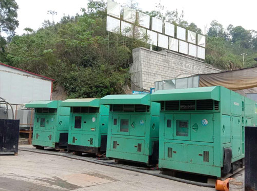 屏南先进的应急发电机系统中智能监测和控制系统如何确保电压稳定？