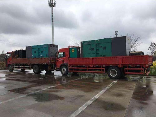 屏南涂抹密封胶后，需要等待多长时间才能安装水冷式机油散热器密封件？